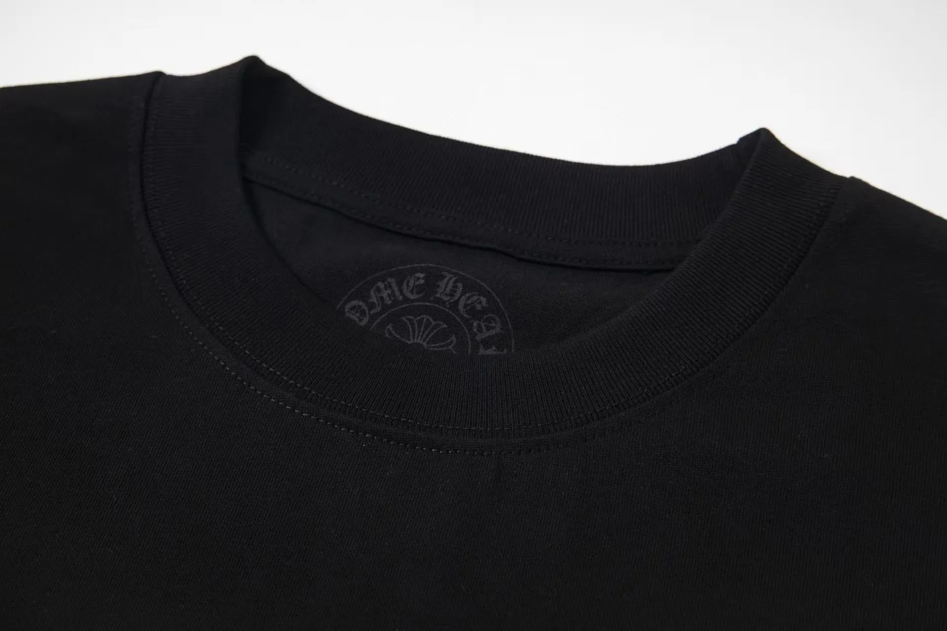 🅿️190 ChromeHearts/Chrome Hearts 25ss round neck T-shirt Original fabric Official same style Short-sleeved T-shirt Customized 260g same vat dyed fabric Very comfortable to the touch Latest brick cabinet synchronization for spring and summer Fashionable and individual Super versatile and good-looking Very suitable for both men and women A must-have style Hang tag Collar label Washed wheat Complete with three standards Color: Black White Size: XS-L
